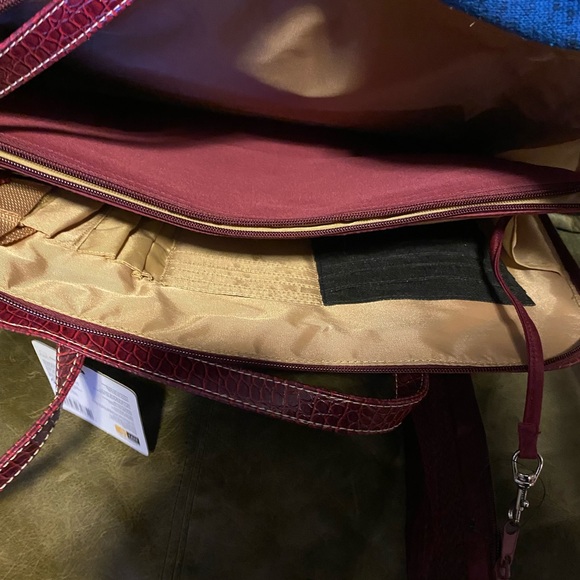 Burgundy Case Logic Leather Laptop Bag NWT - Picture 5 of 6